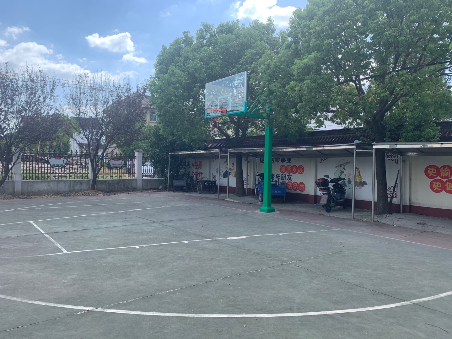 大茫村籃球場(chǎng)