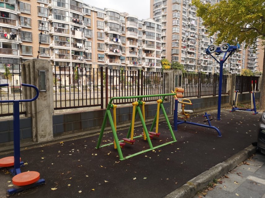 沈默花苑健身點南八灶居委