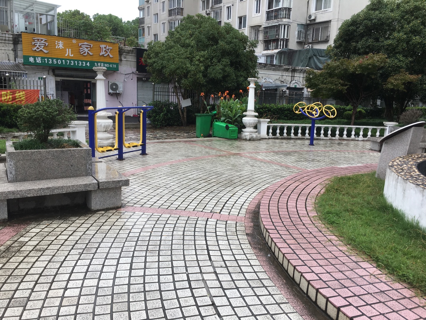 亭中步行街益智健身點(diǎn)