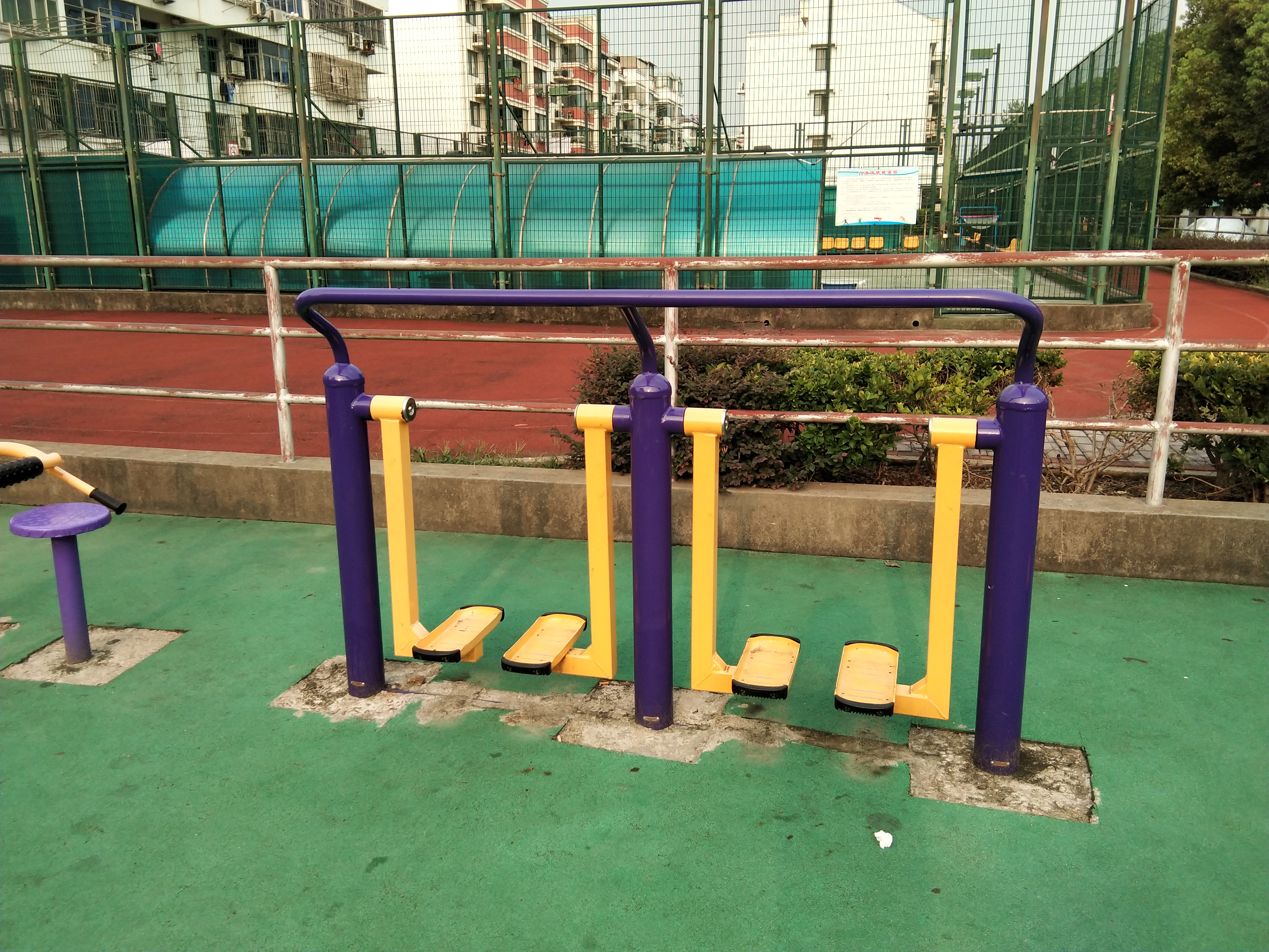 雙位太空漫步機