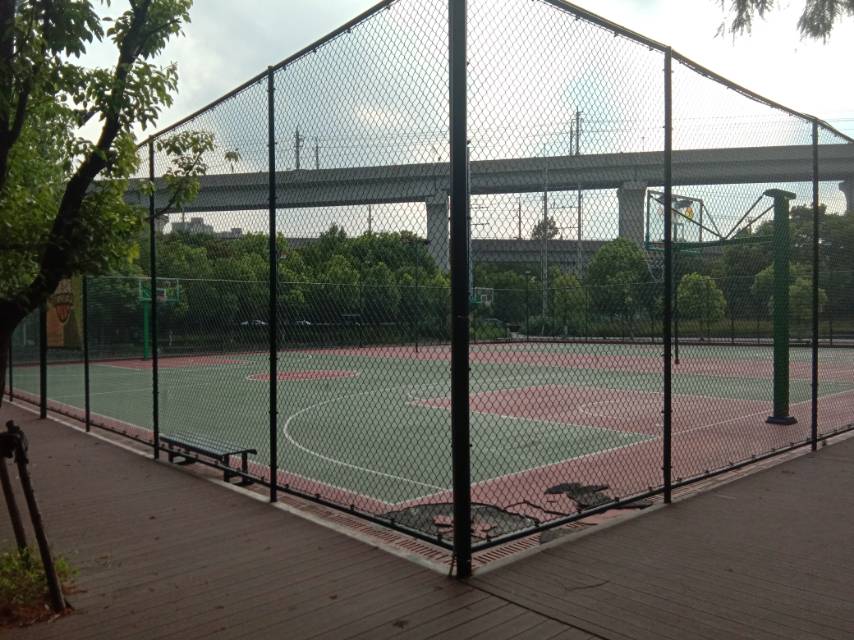 石岡門(mén)塘（勝辛路伊寧路）運(yùn)動(dòng)場(chǎng)