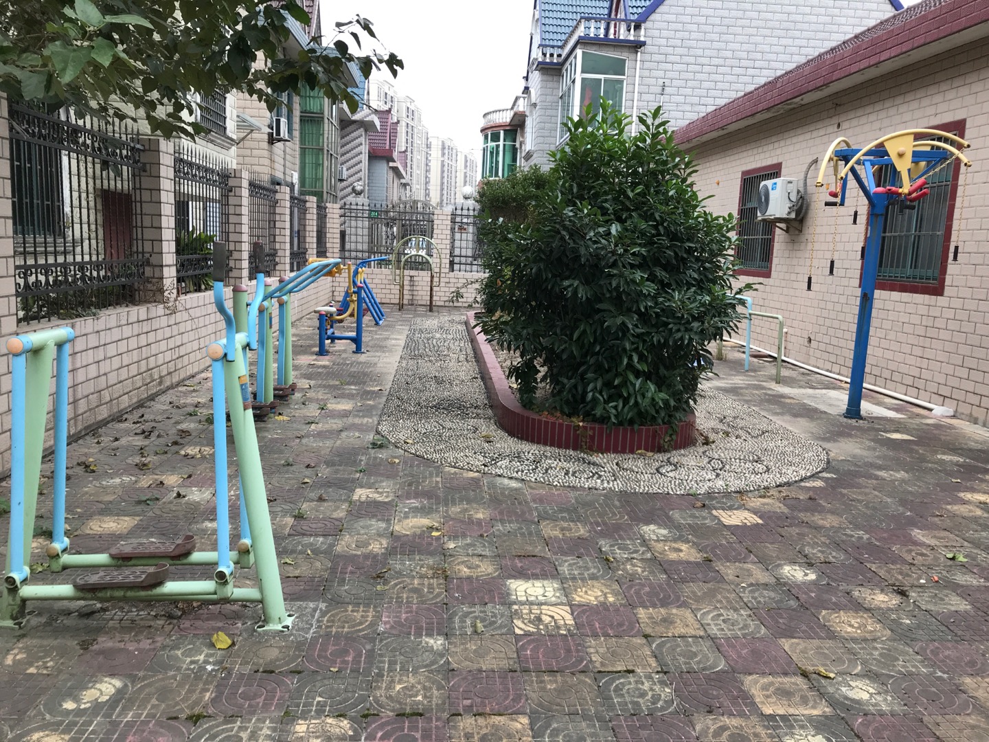 黎明村老年活動室健身點