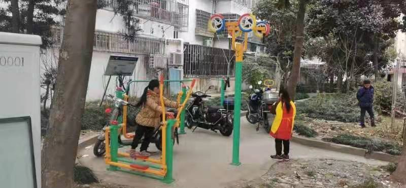 臨河小區(qū)健身點