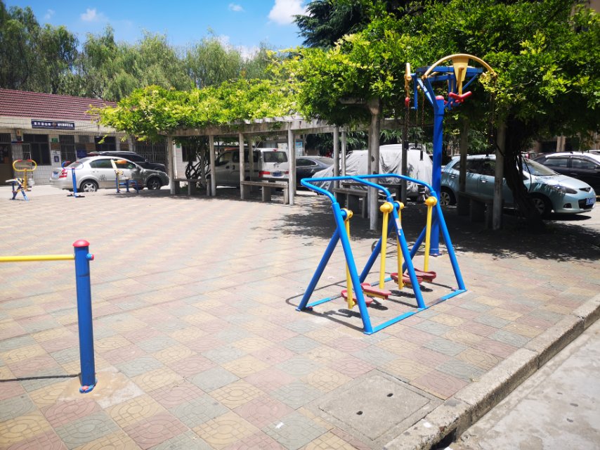 曹行居委B健身點(diǎn)