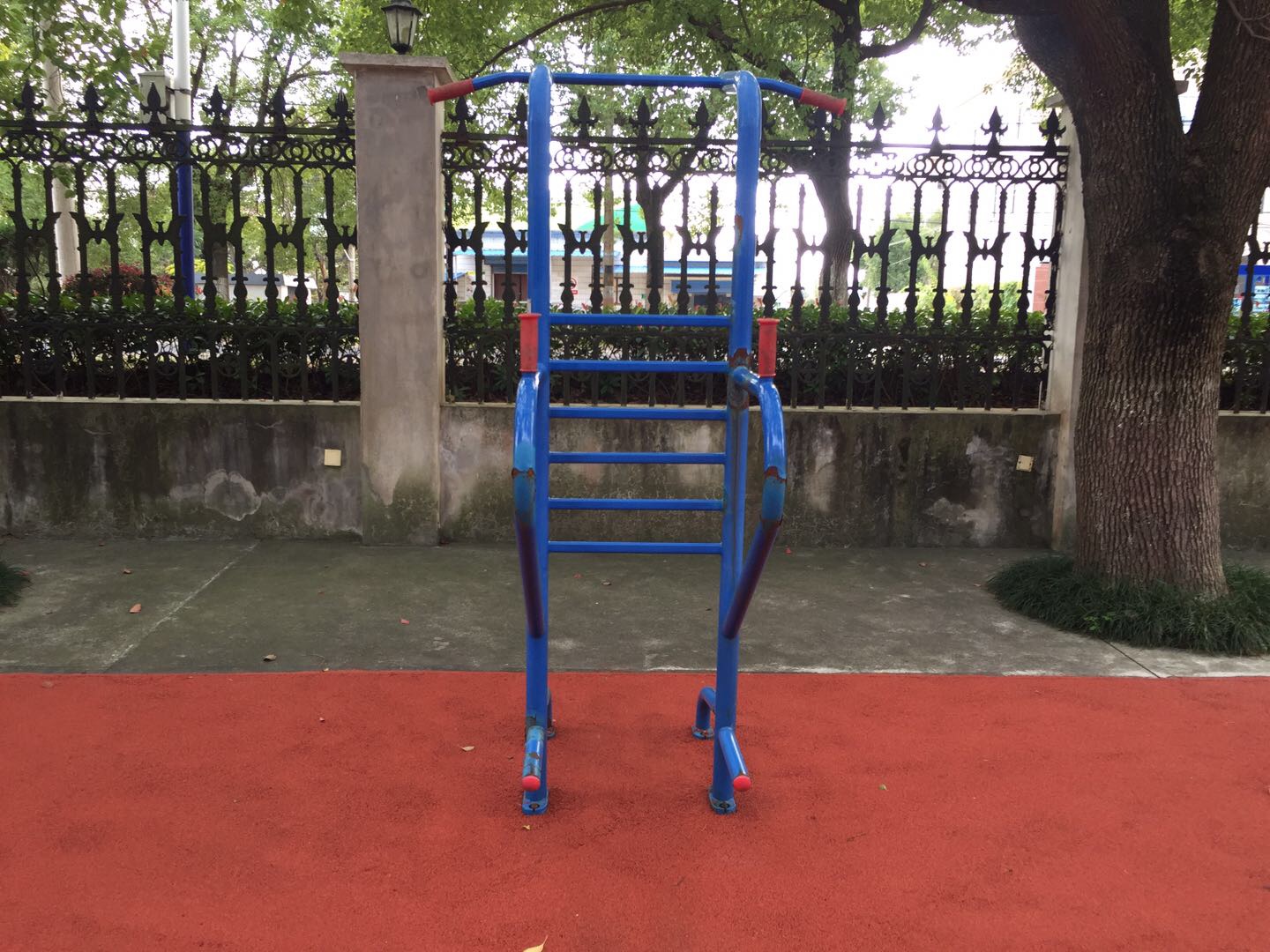 多功能訓(xùn)練器