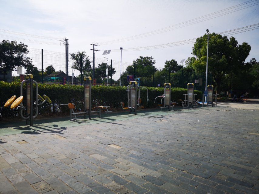 公共運(yùn)動(dòng)場(chǎng)市民益智健身點(diǎn)