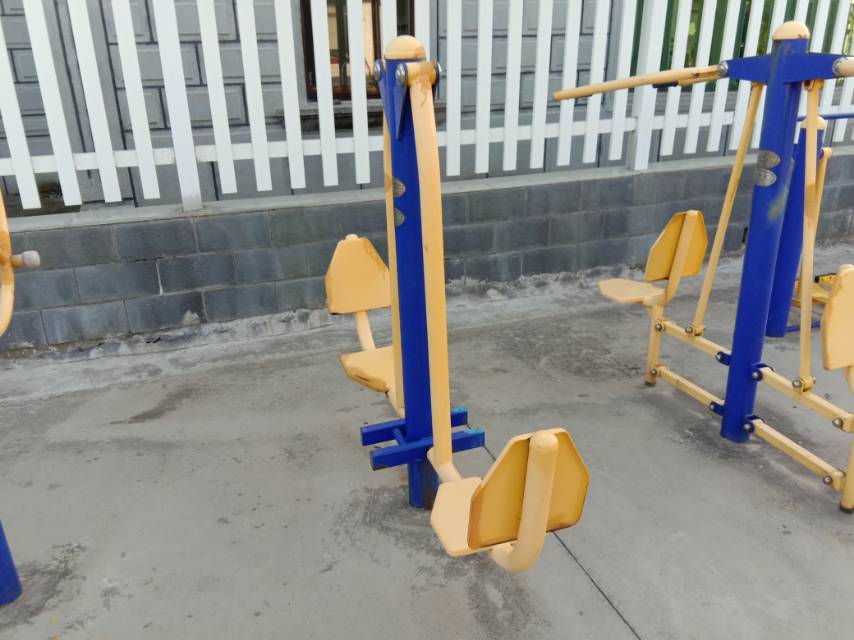 坐蹬訓(xùn)練器