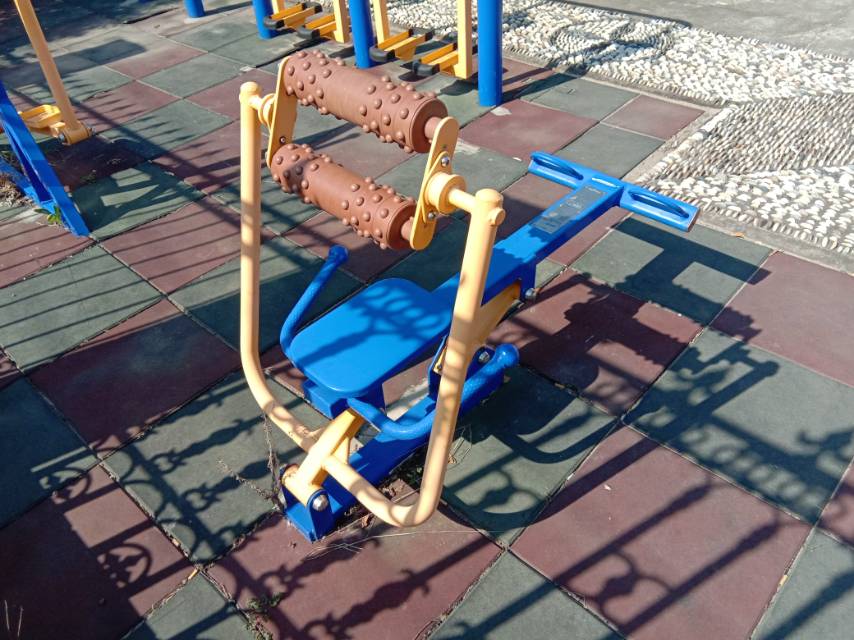 腹背屈伸訓(xùn)練器