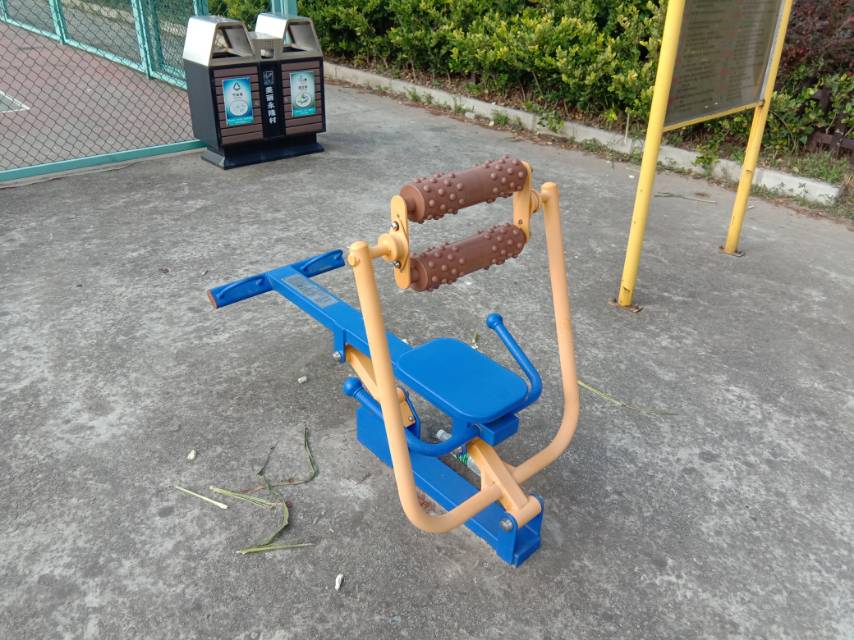 腹背屈伸訓練器