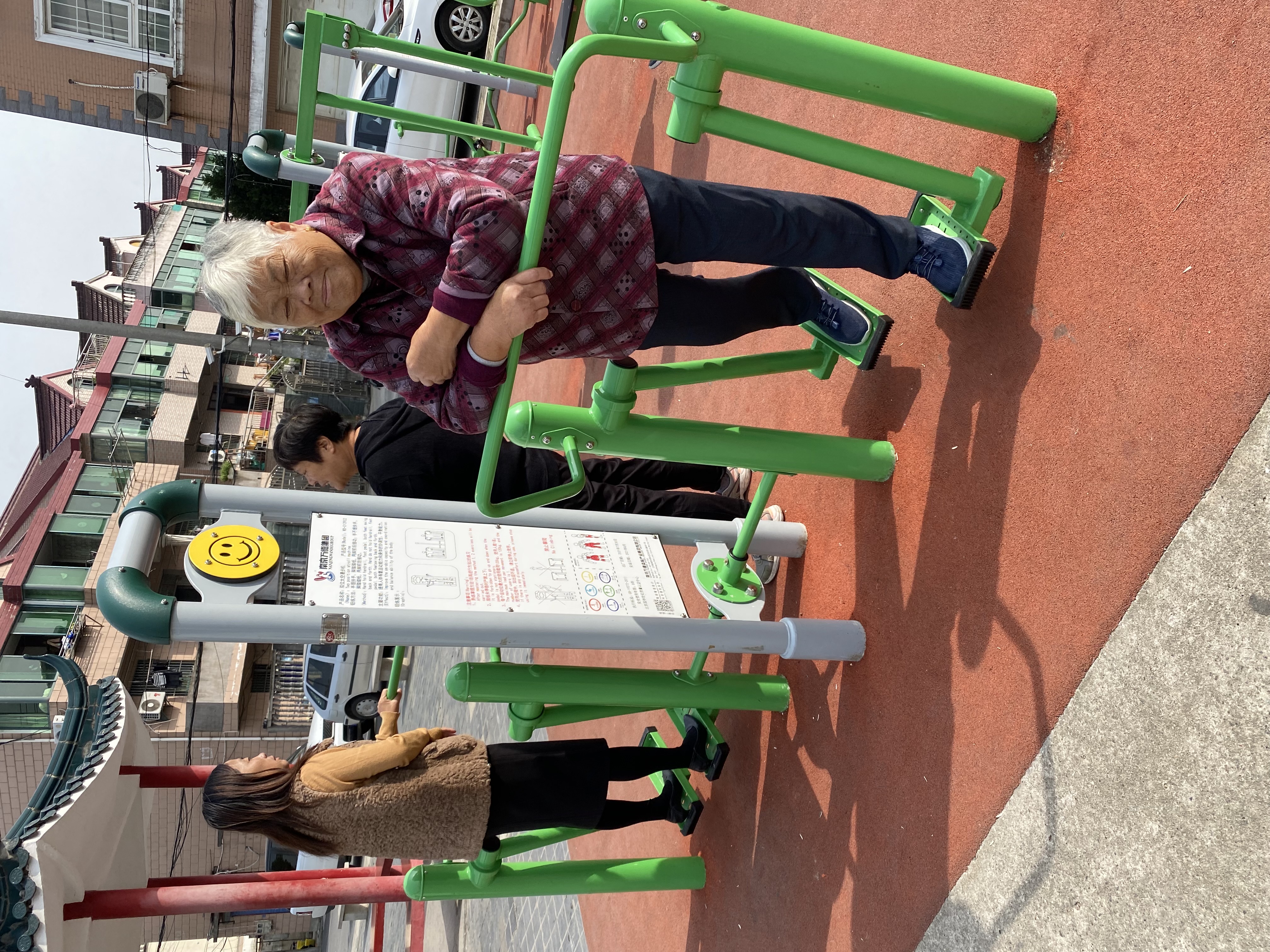 二位智能太空漫步機(jī)