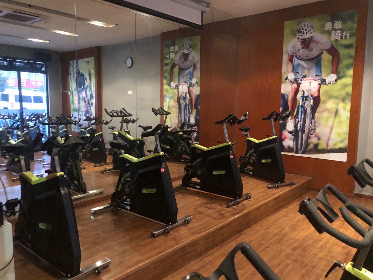 江橋鎮(zhèn)365百姓健身房