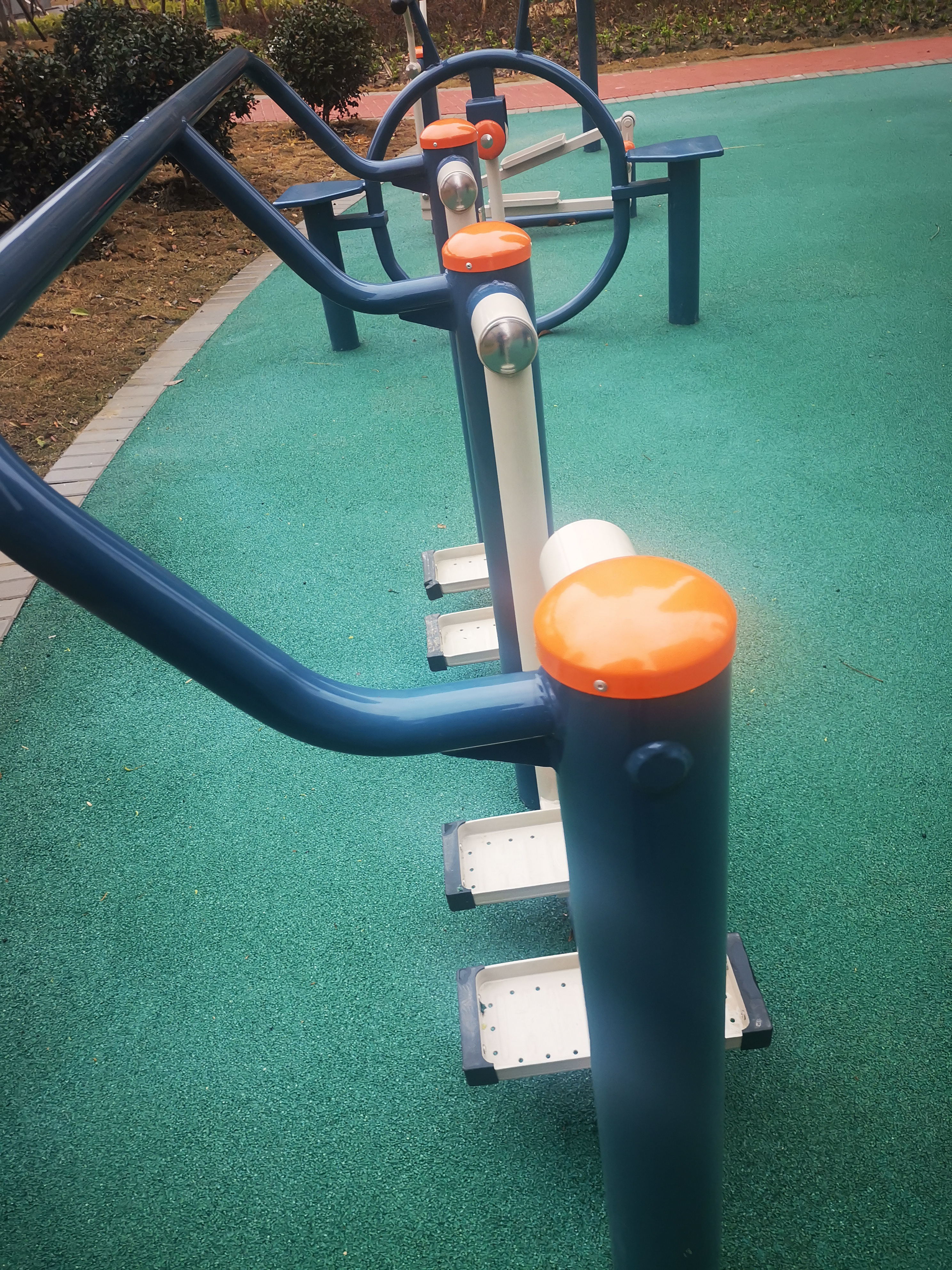 二位太空漫步機(jī)