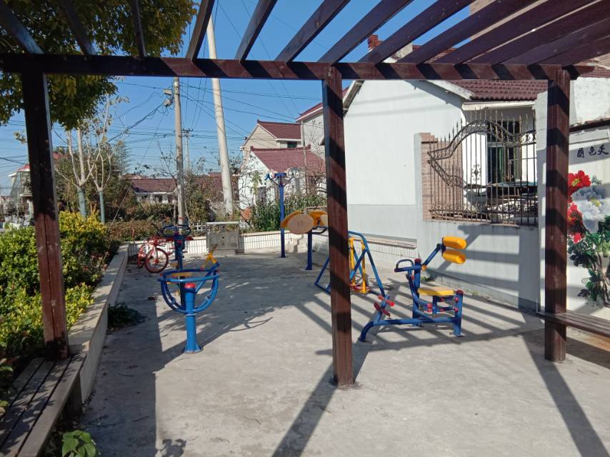 紅三村15組長興145號倉庫健身路徑