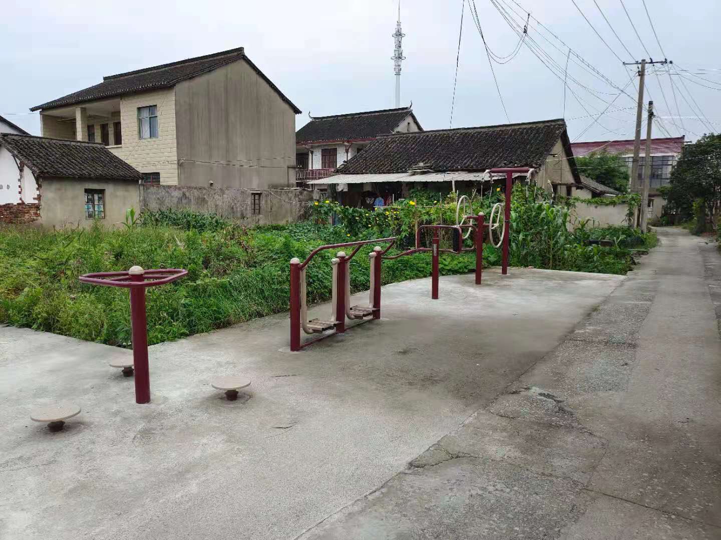 華亭鎮(zhèn)塔橋5隊(duì)健身點(diǎn)