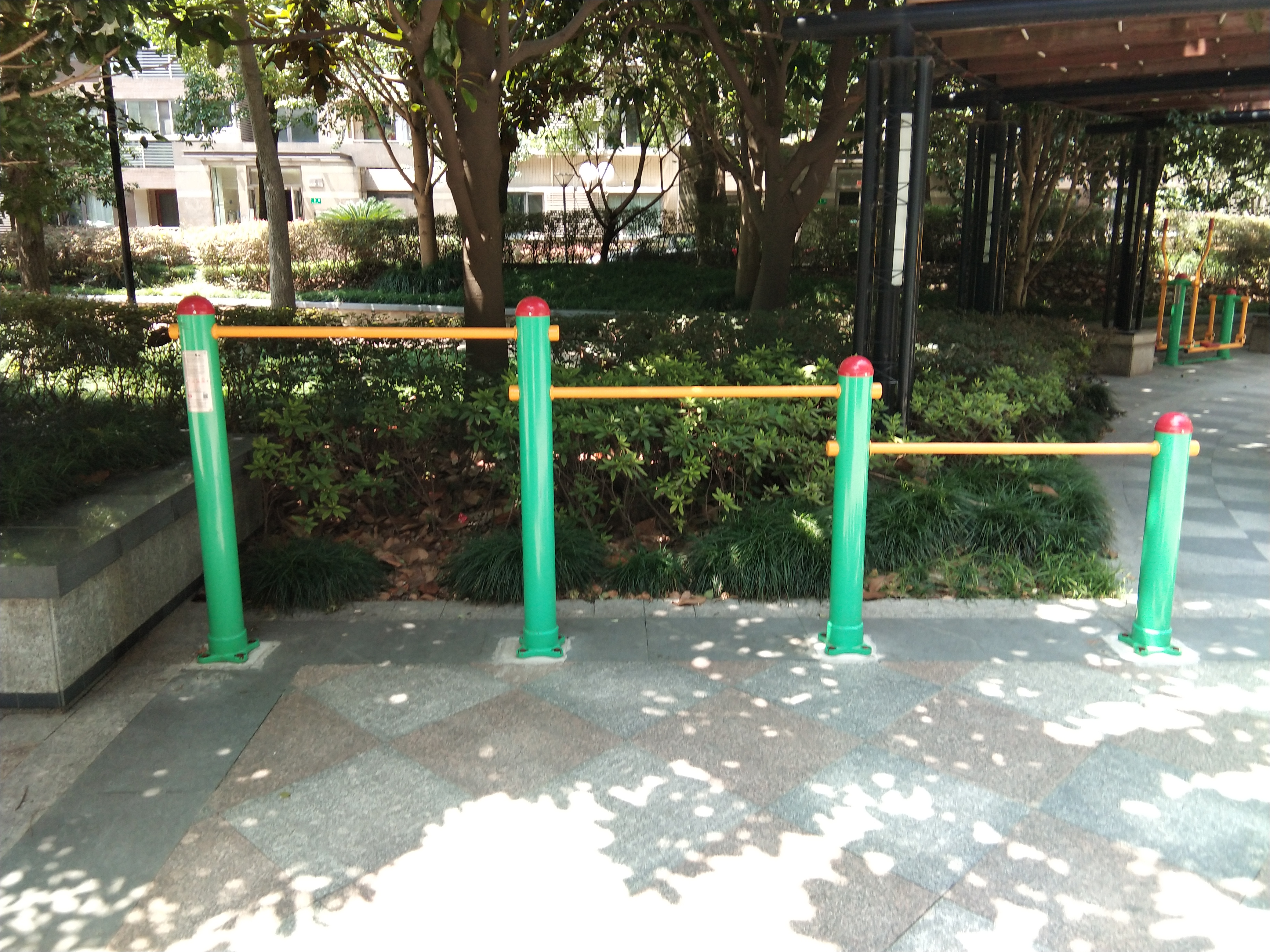 多聯(lián)壓腿架