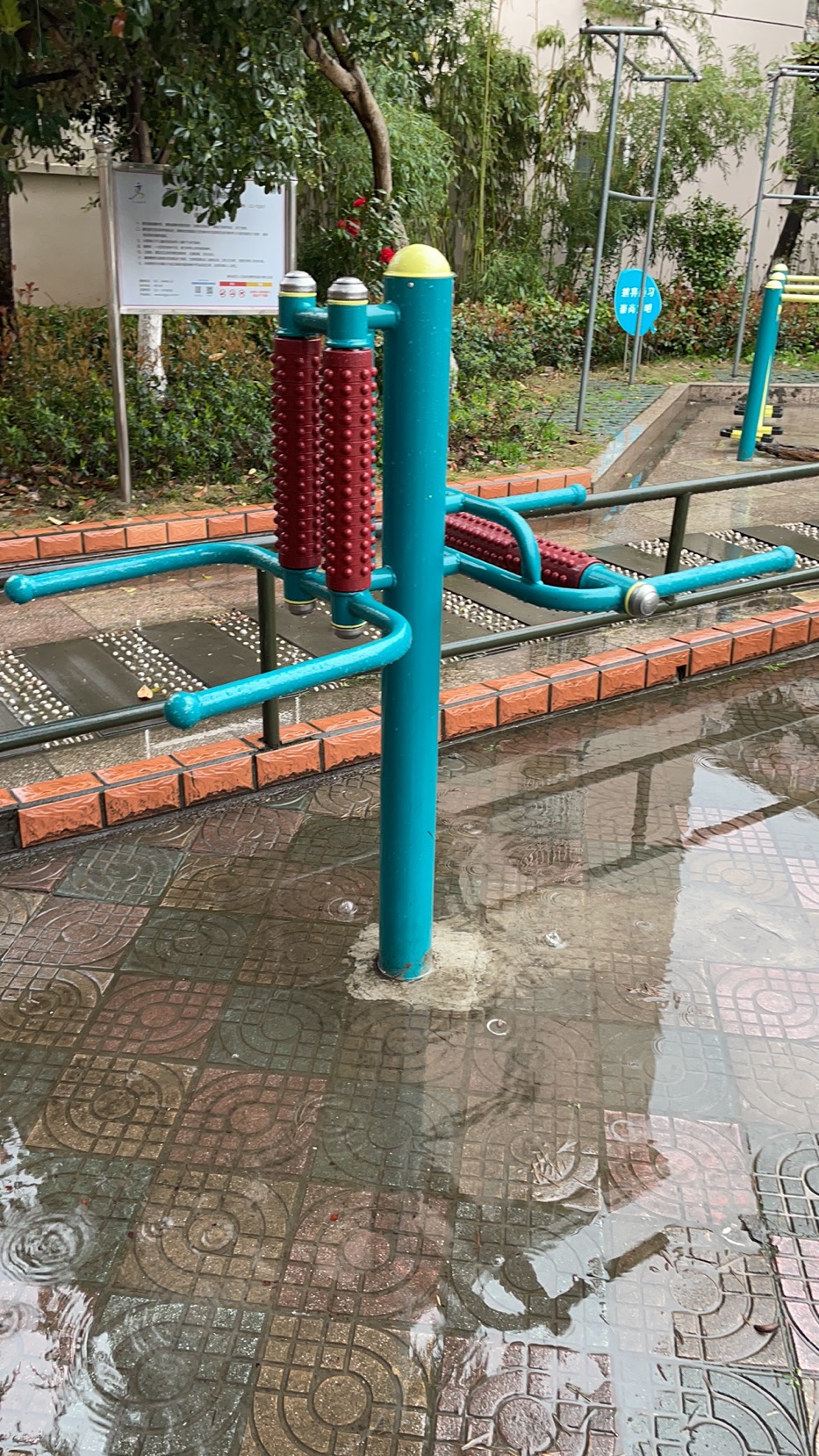 互動式腰背按摩器