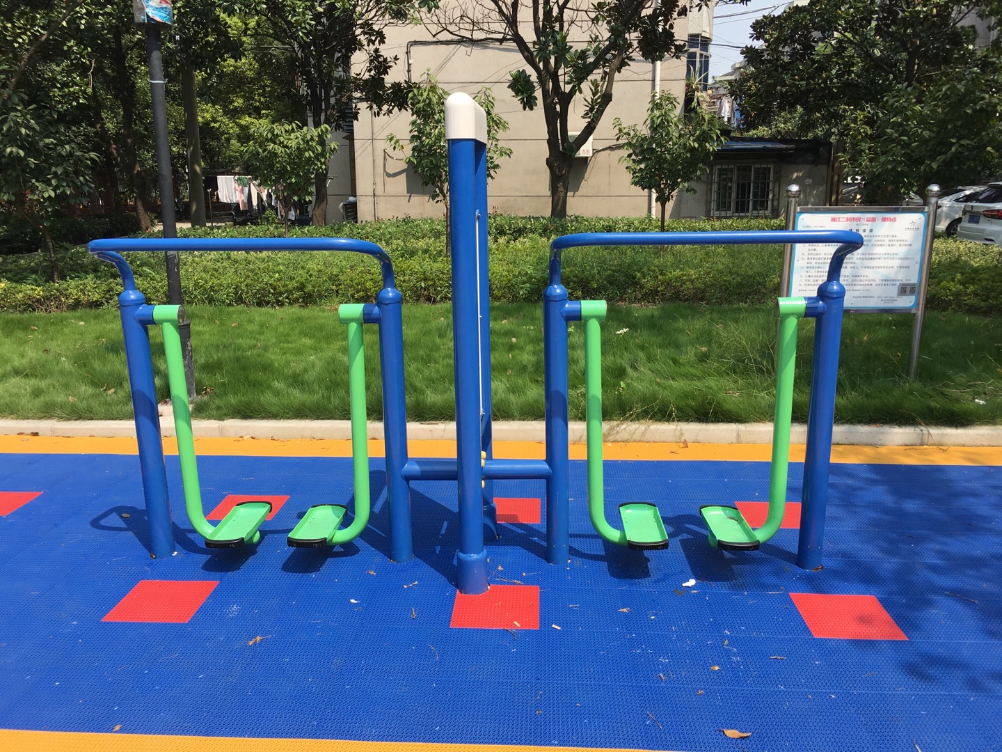 雙立柱太空漫步器