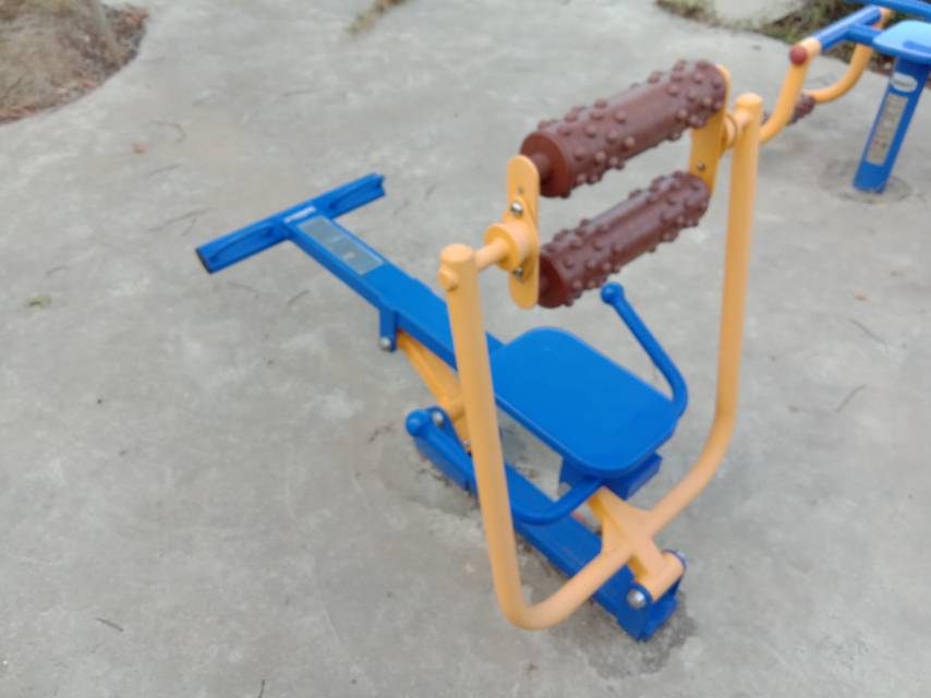 腹背屈伸訓練器