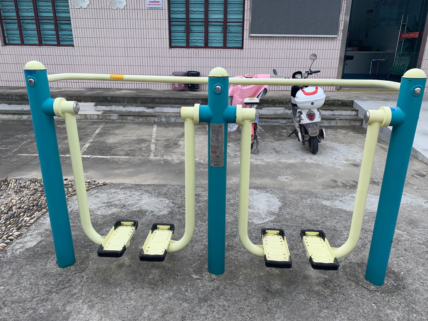 雙位太空漫步機(jī)