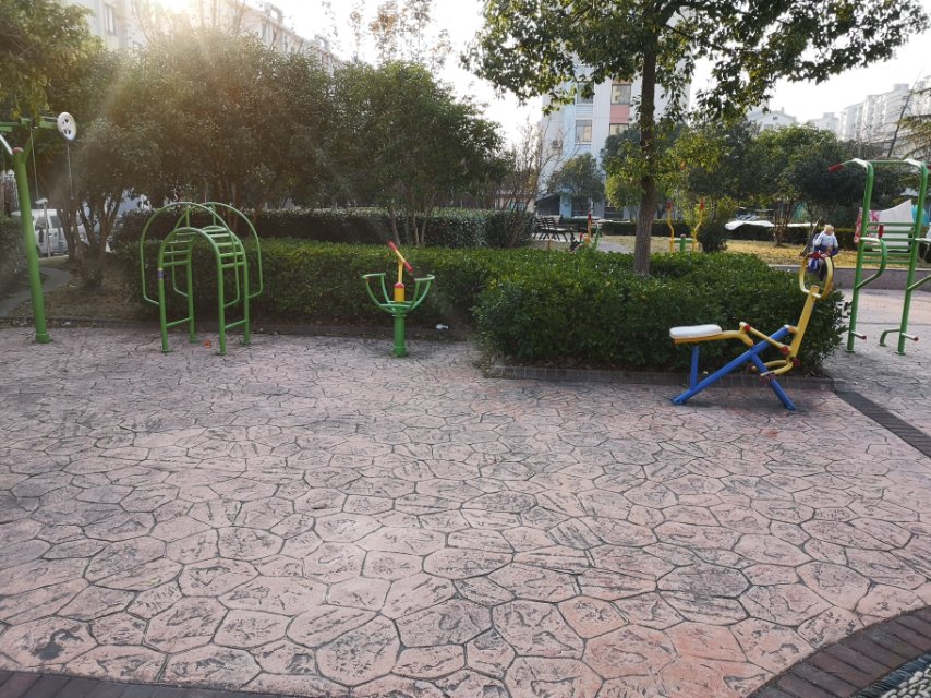 華科居委健身苑點(diǎn)