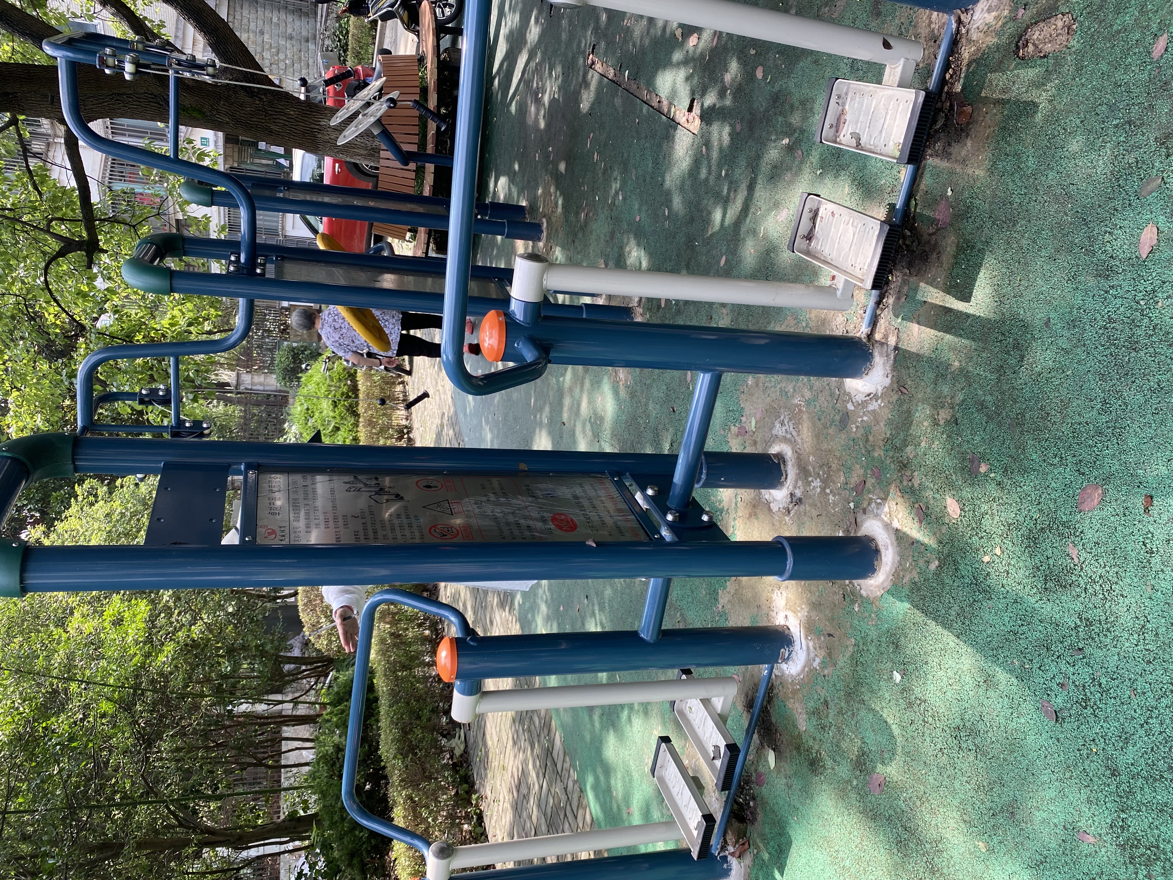 二位太空漫步機