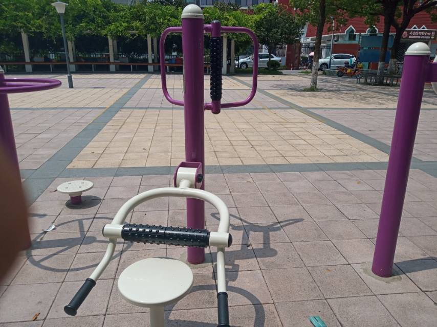 坐式腰背按摩器