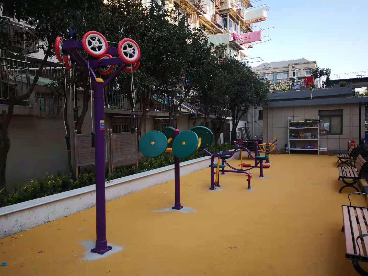 文苑一居委健身苑