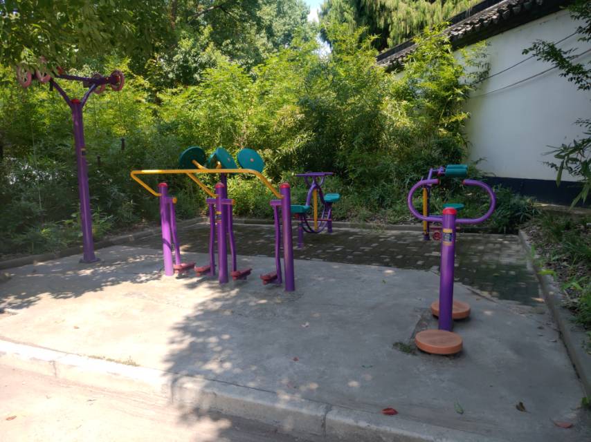 馬路橋榮景苑B區(qū)健身點(diǎn)