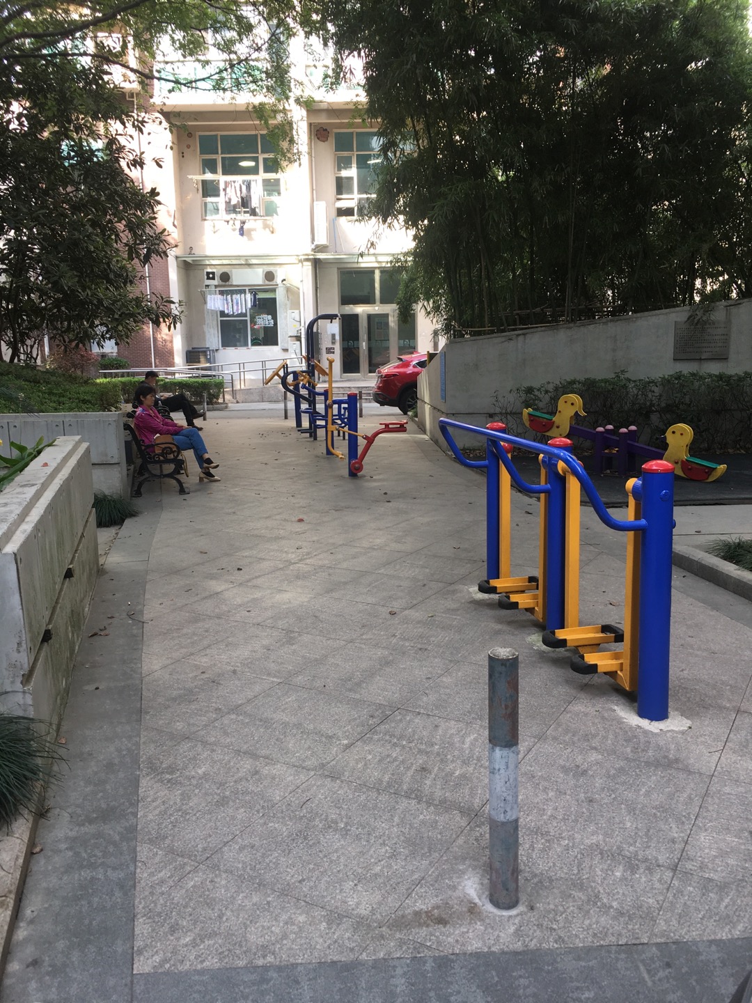 頤華二居委健身點(diǎn)