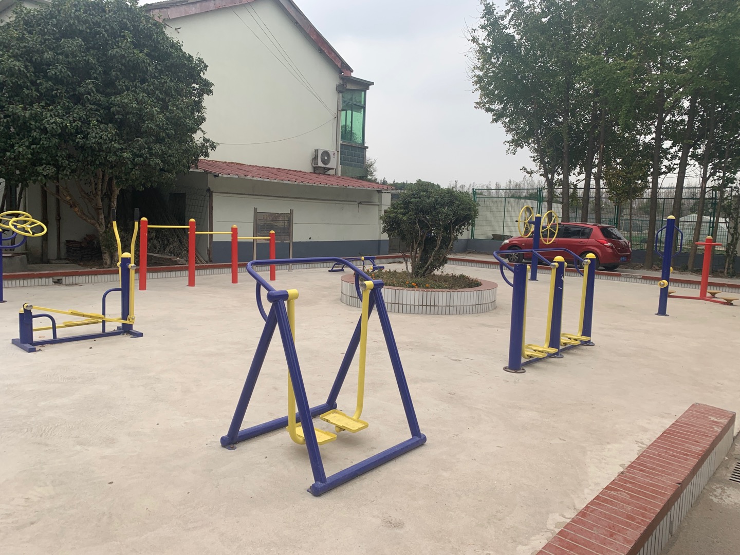 浦東新區(qū)高東鎮(zhèn)永新村村民委員會(huì)健身苑點(diǎn)1