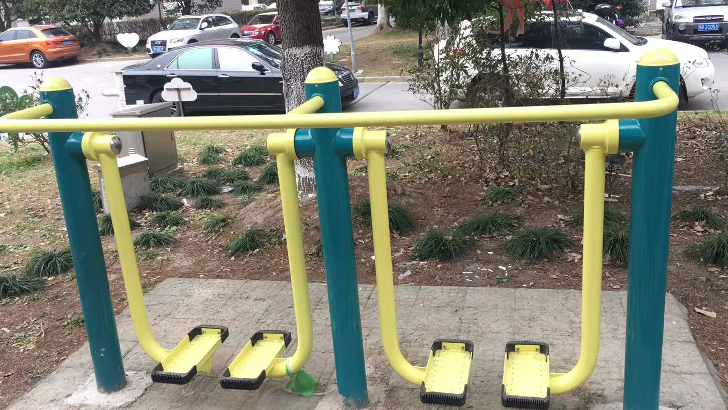 二位智能太空漫步機(jī)