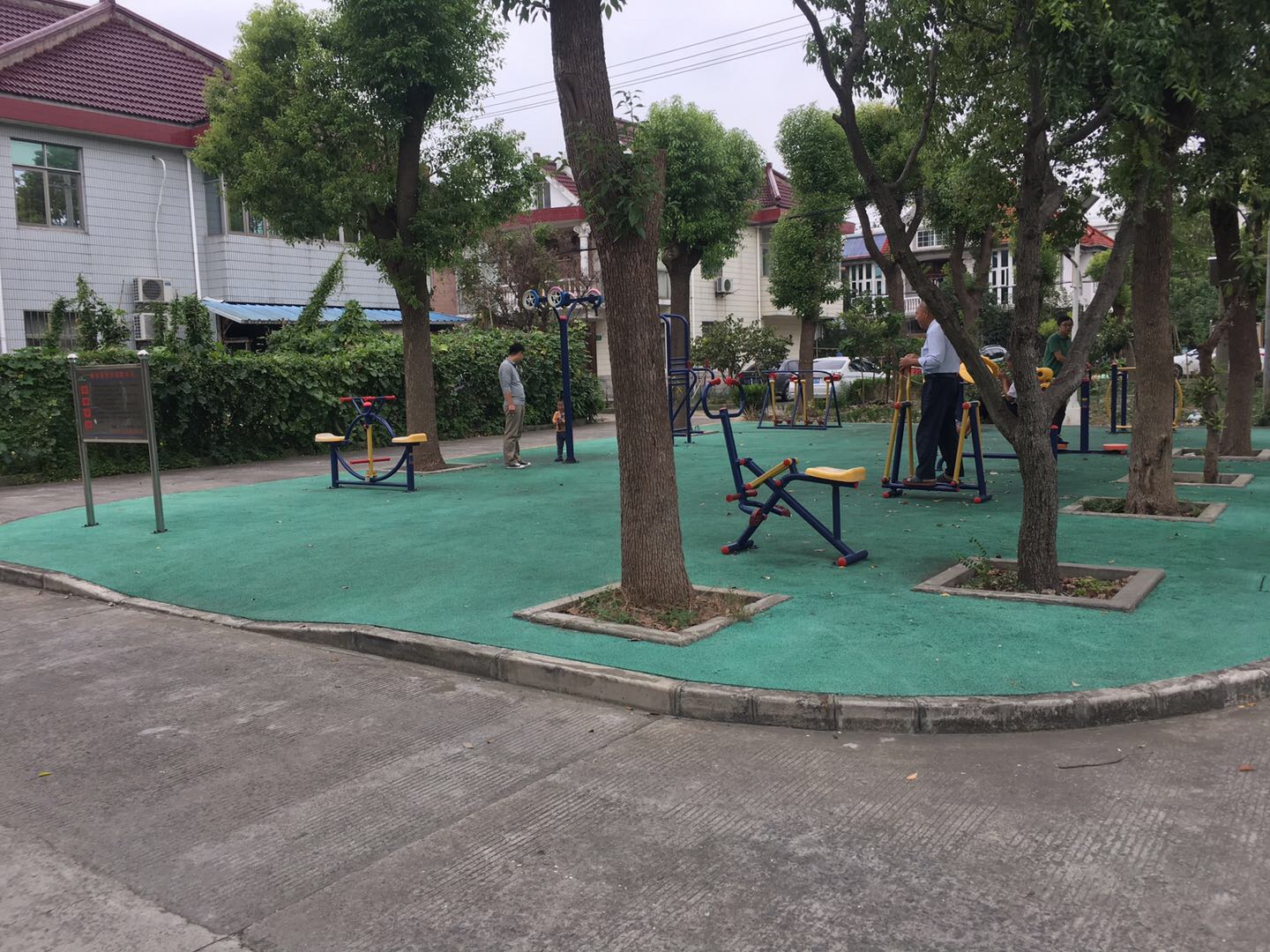 聚豐苑健身點(diǎn)（43號(hào)東）