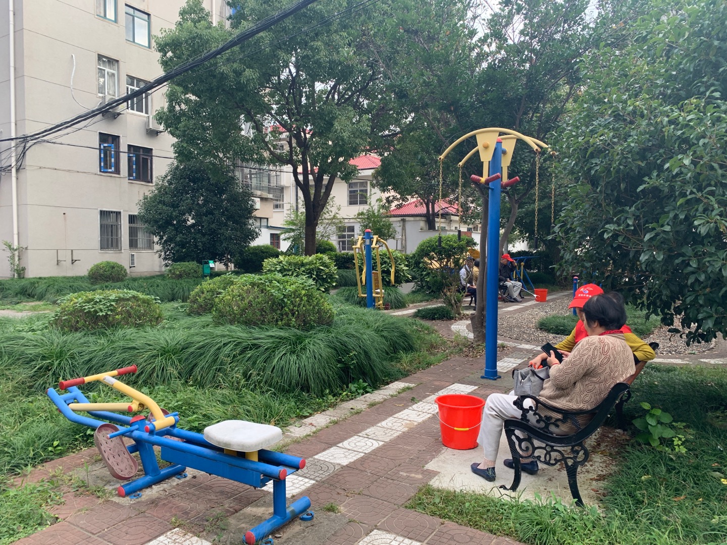 堡鎮(zhèn)向陽(yáng)新村89號(hào)健身點(diǎn)