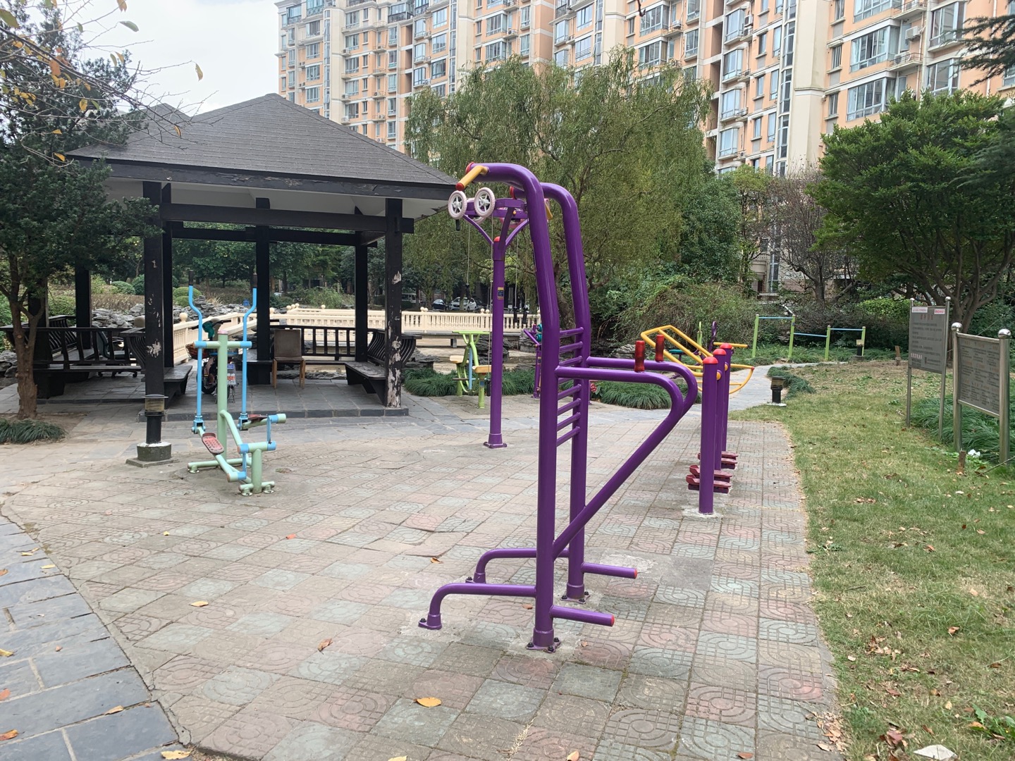 靜安區(qū)寶山路街道象山里居委健身點 （臨山路206弄）