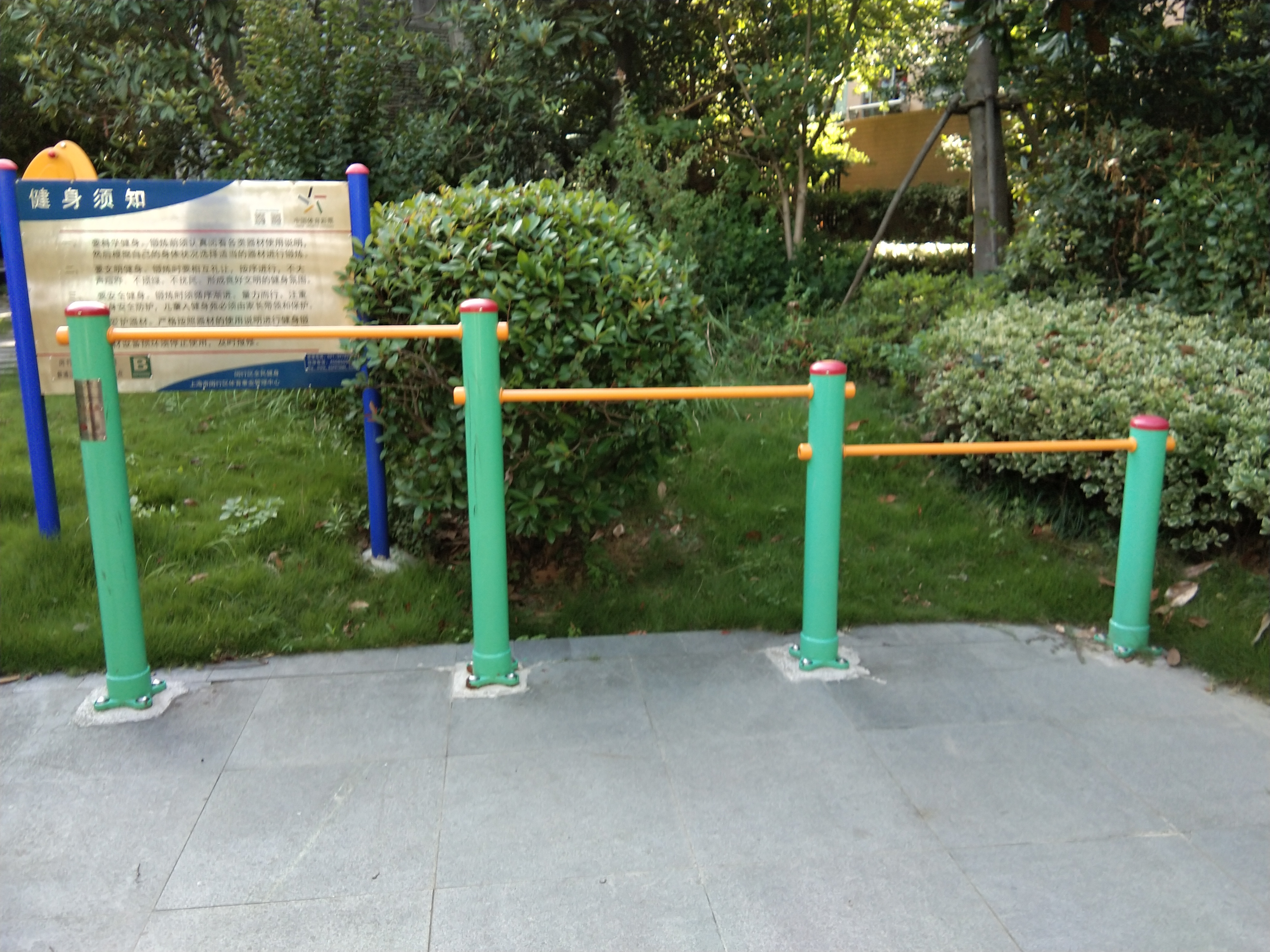 多聯(lián)壓腿架