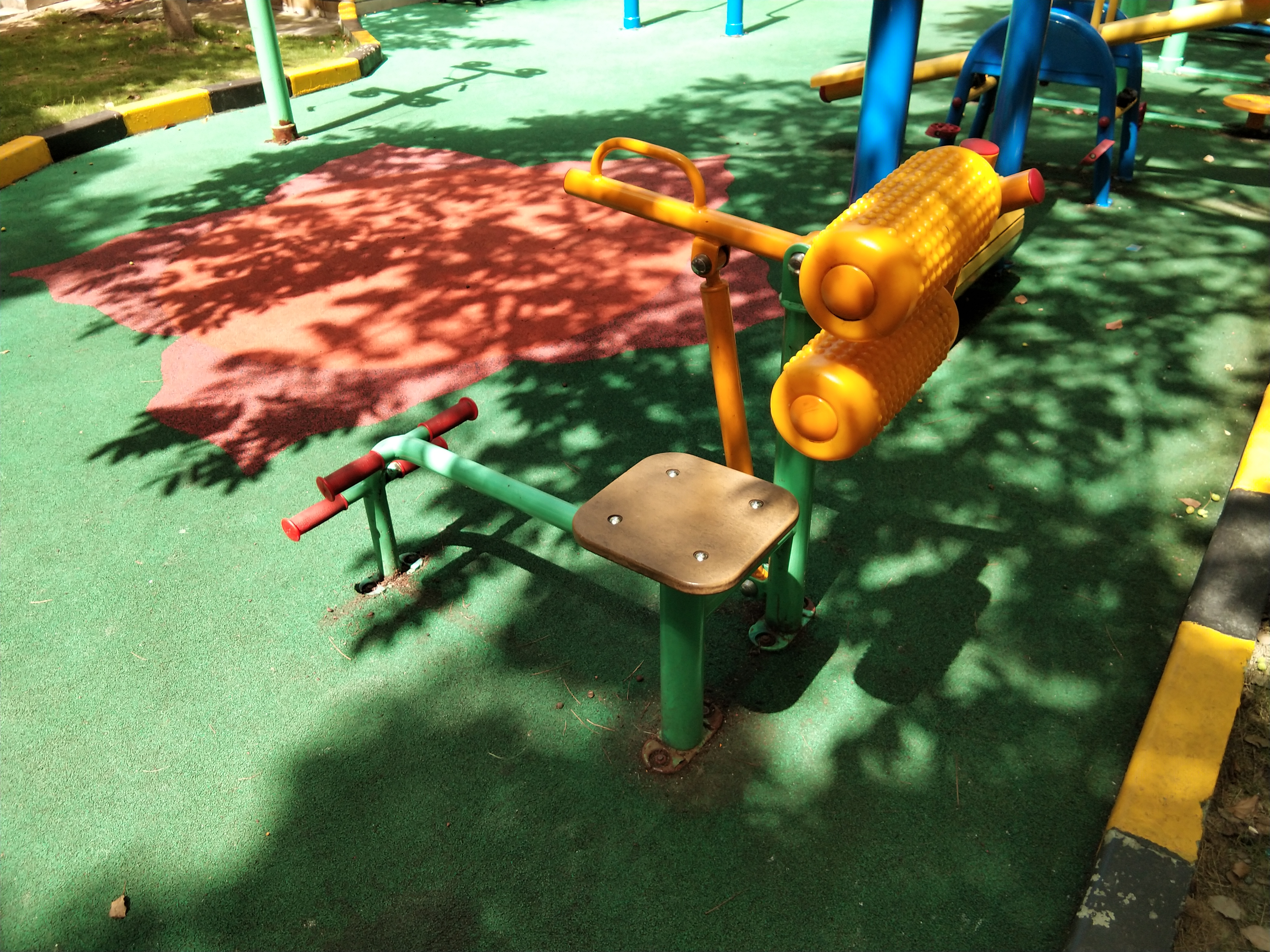 腹背鍛煉器 腹背鍛煉器