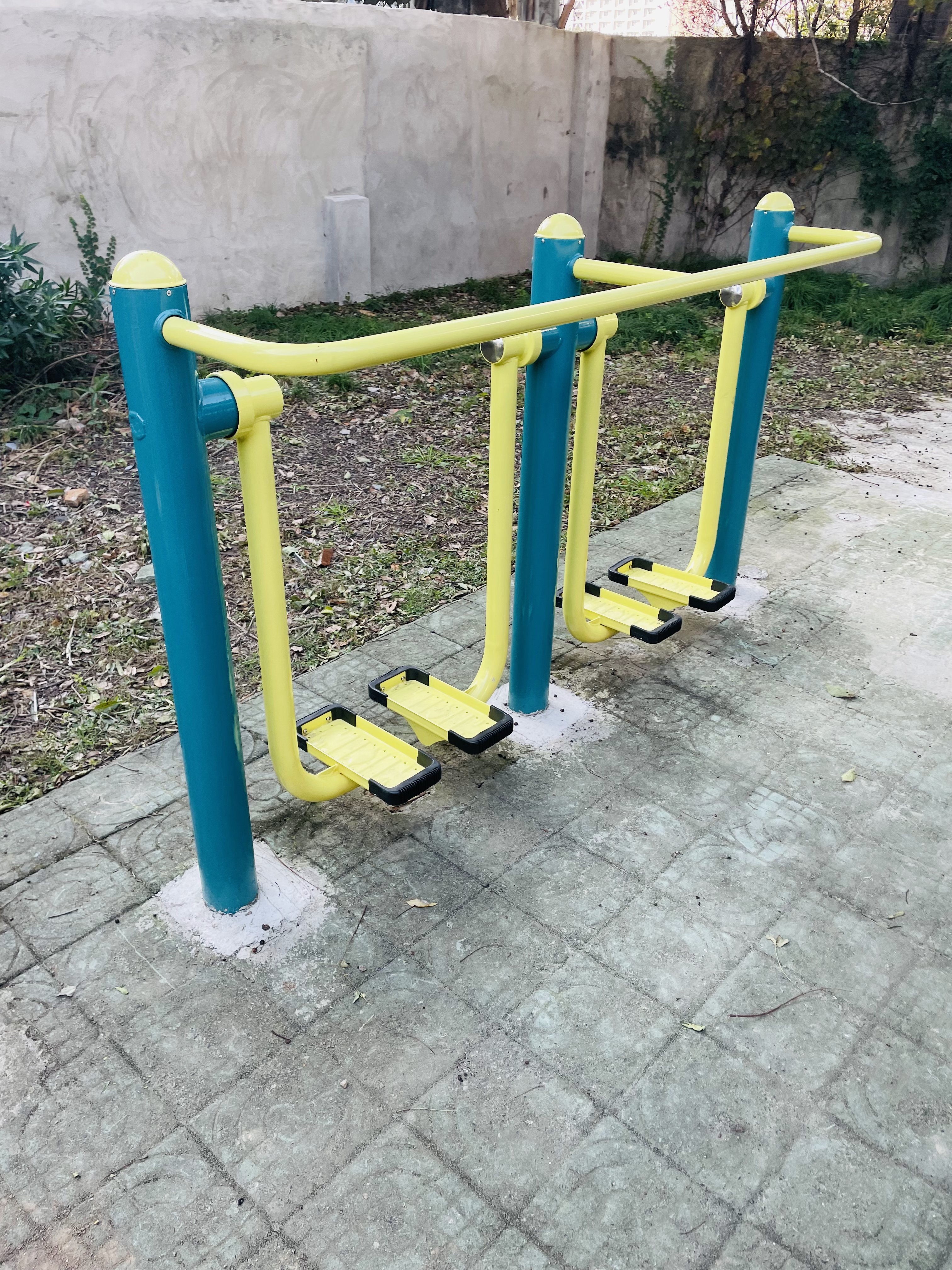 二位智能太空漫步機(jī)