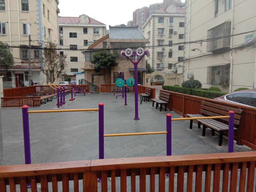 陽二小區(qū)健身點(diǎn)