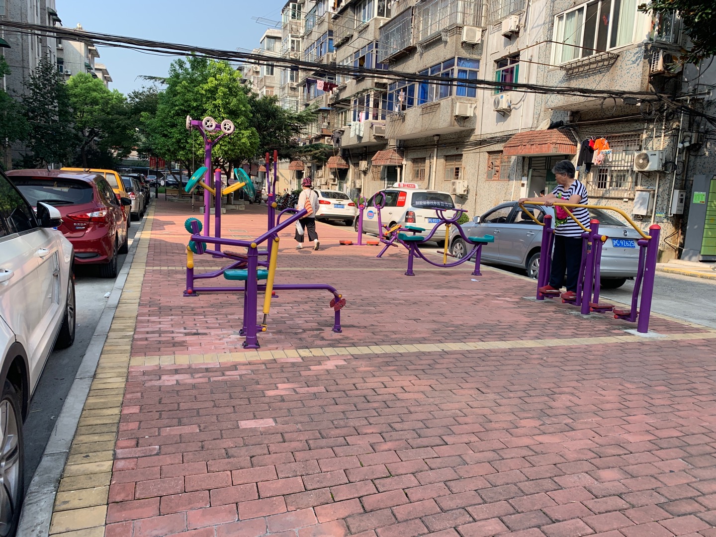 楊泰一村一居健身點1（328弄小區(qū)）