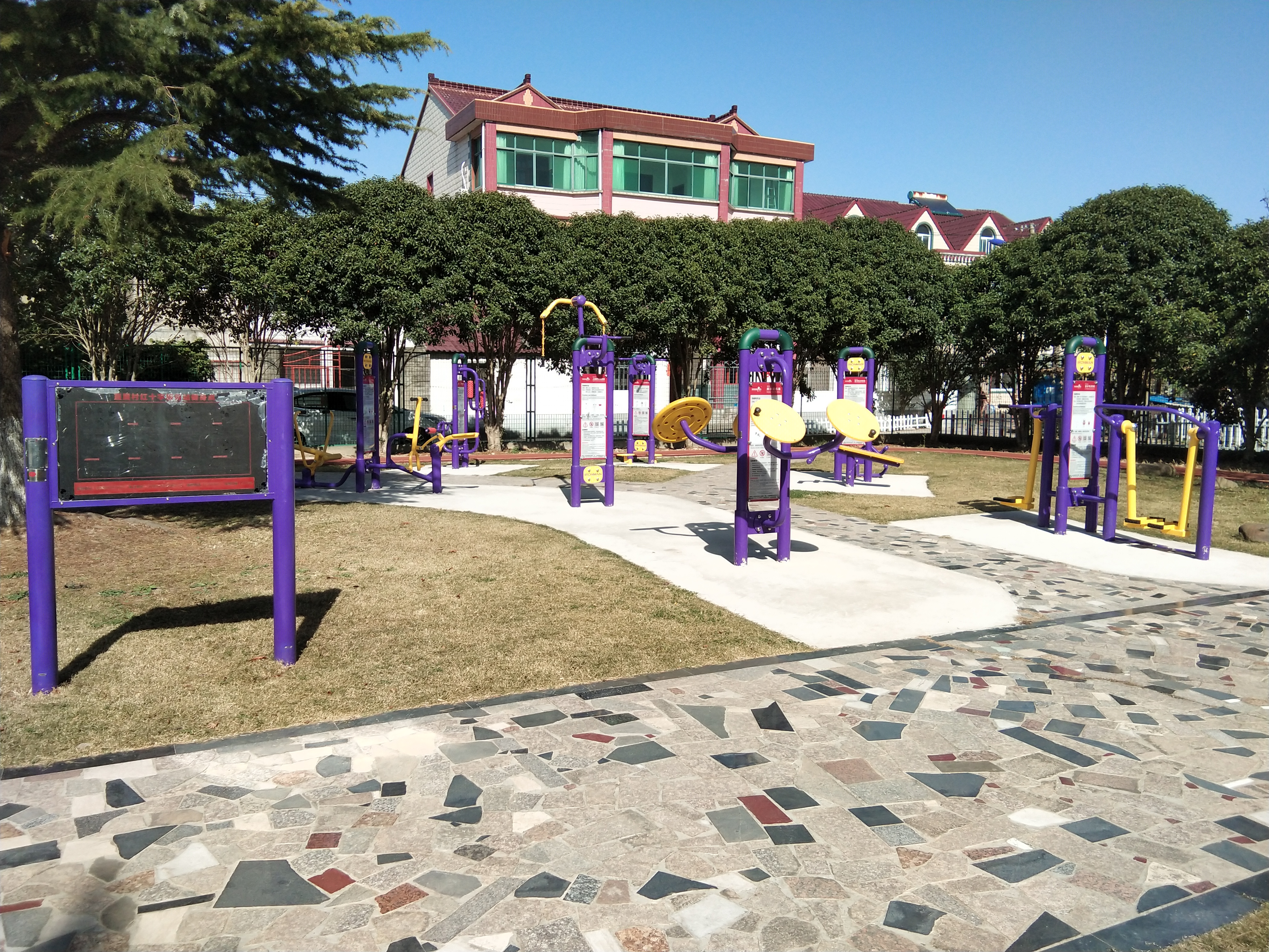 直屬村8隊(duì)健身點(diǎn)