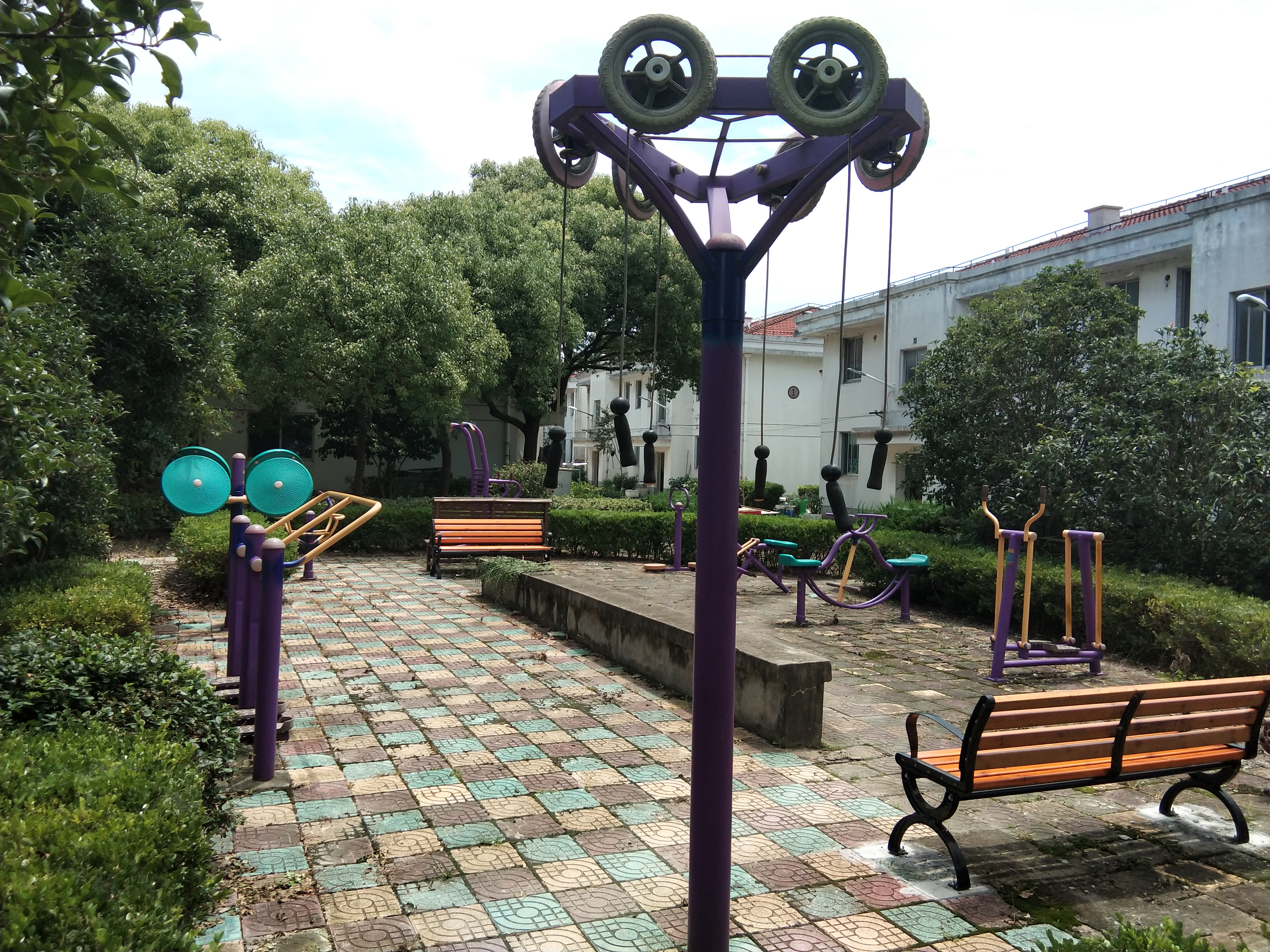 奉城鎮(zhèn)塘外晨曦院市民益智健身苑點