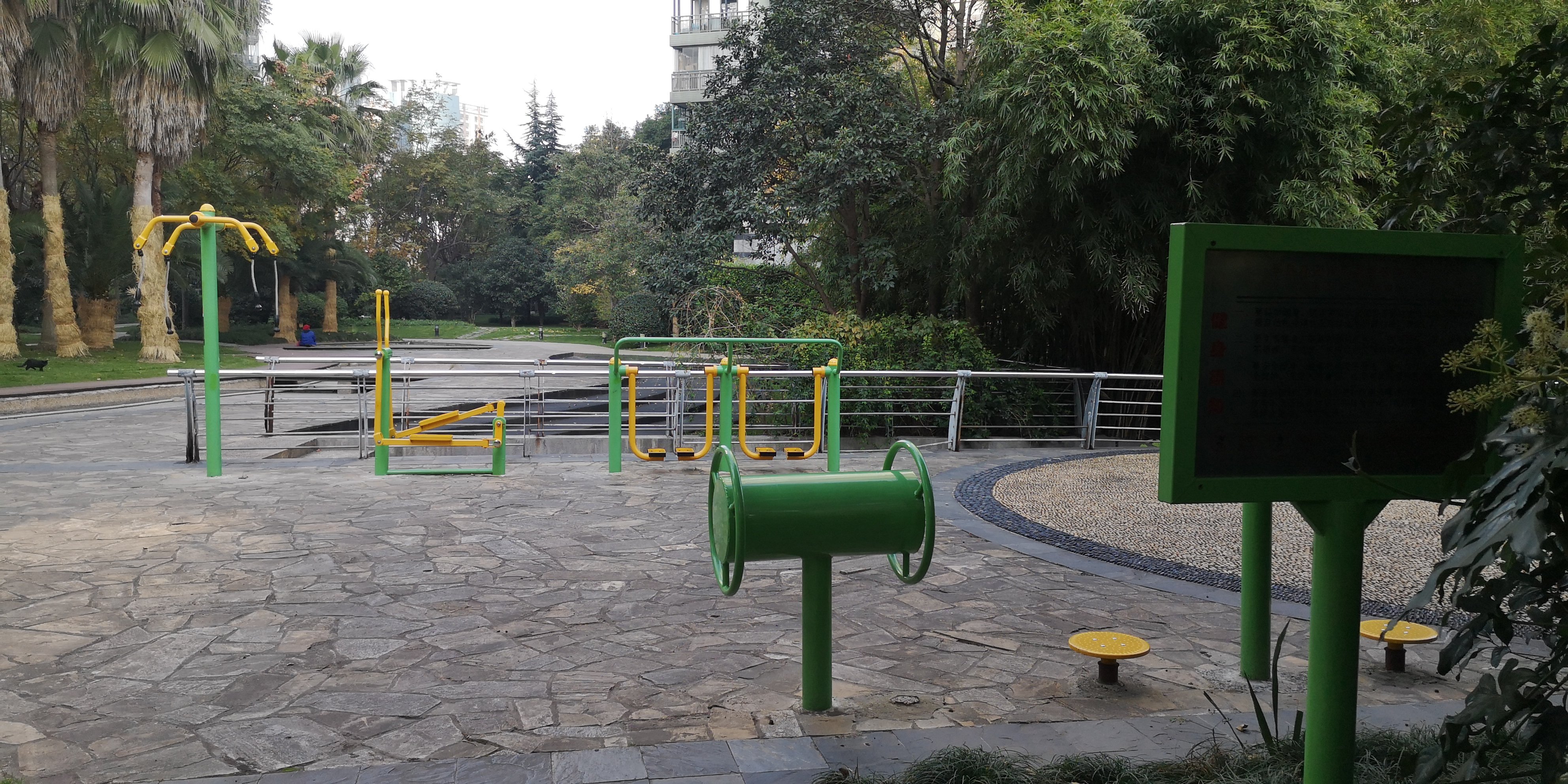 半島花園市民益智健身苑點(diǎn)