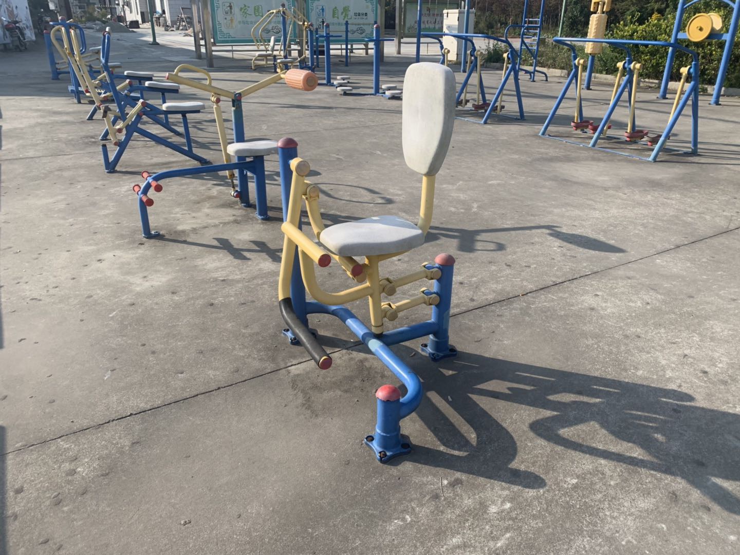 自重腿部鍛煉器