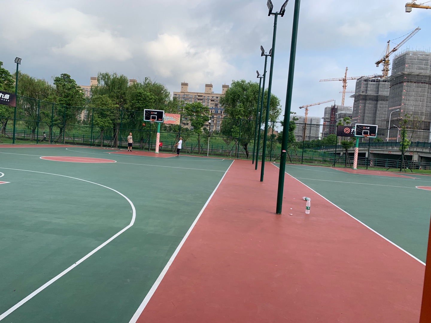 盤古路綠地球場