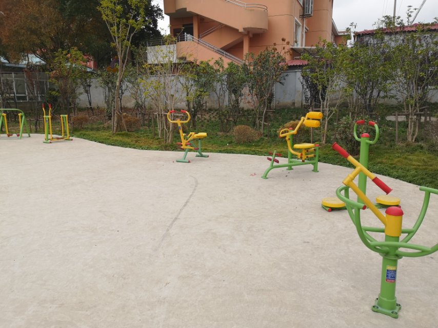 瓦南村5組健身點(diǎn)