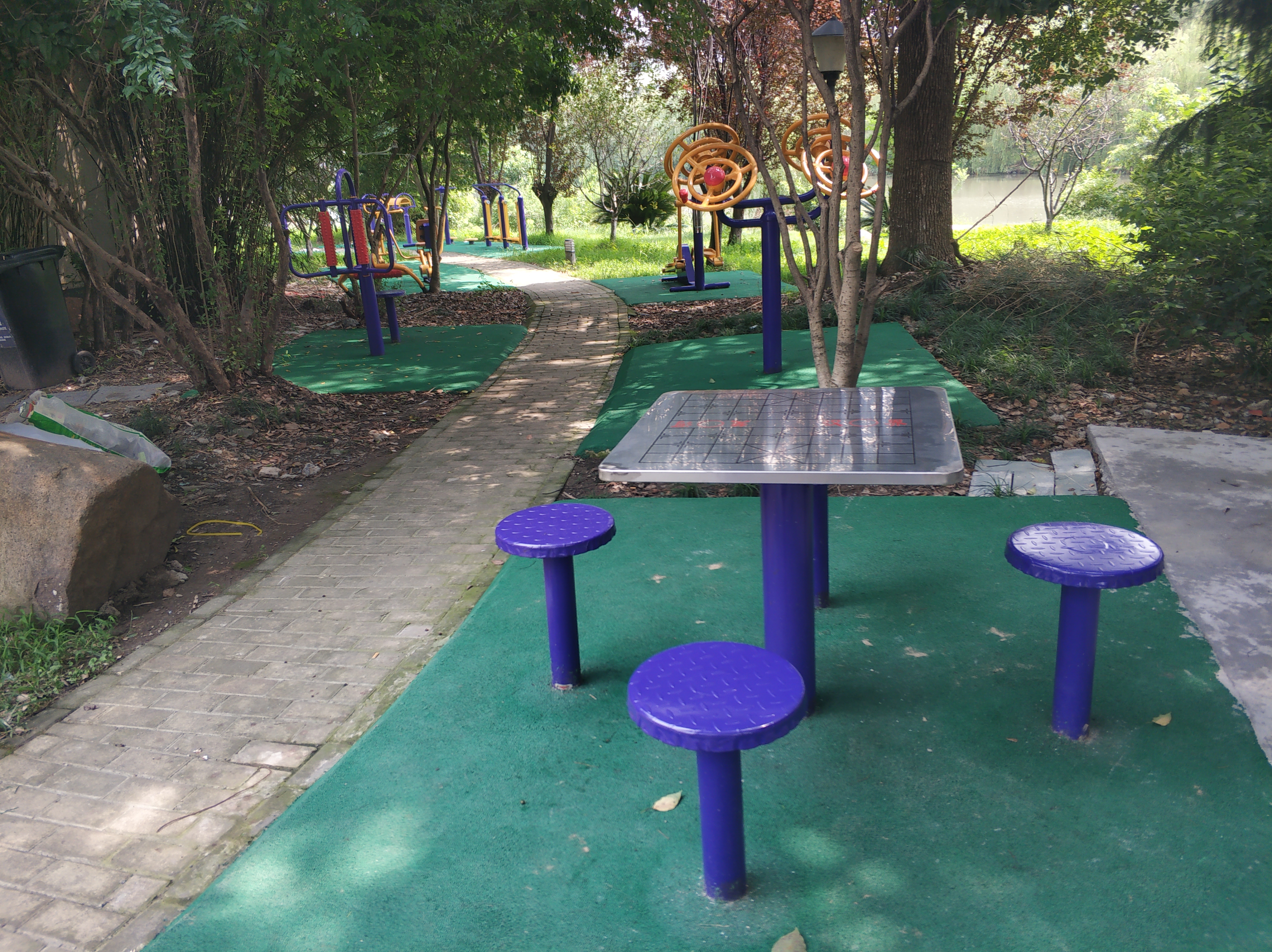 千步?jīng)苌鐓^(qū)健身點(diǎn)3