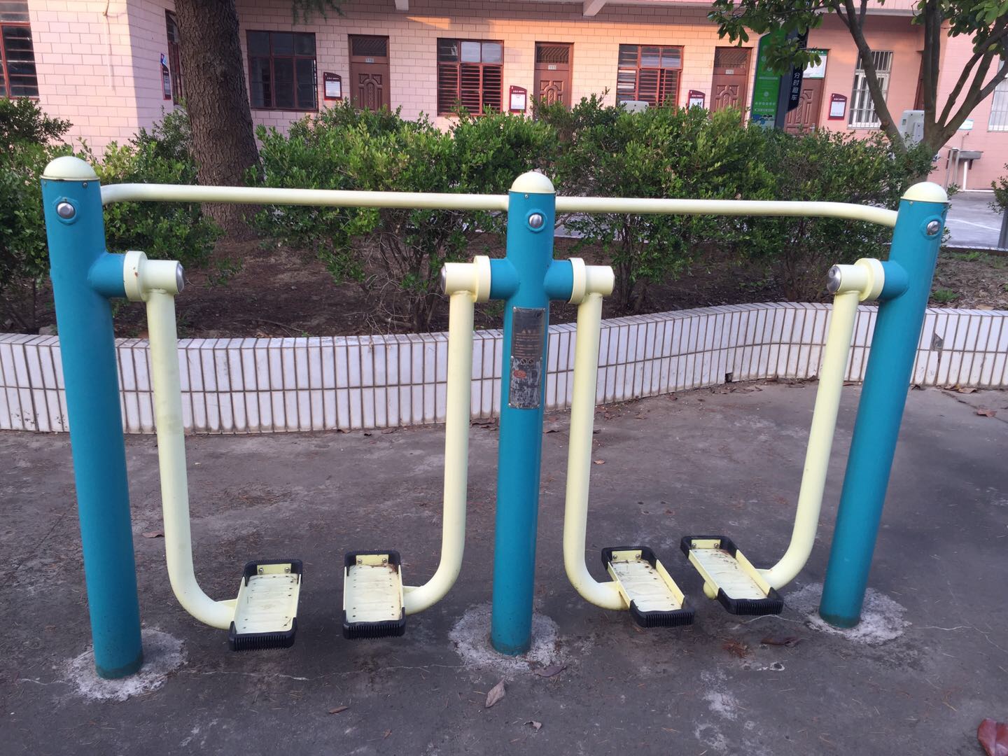 雙位太空漫步機(jī)