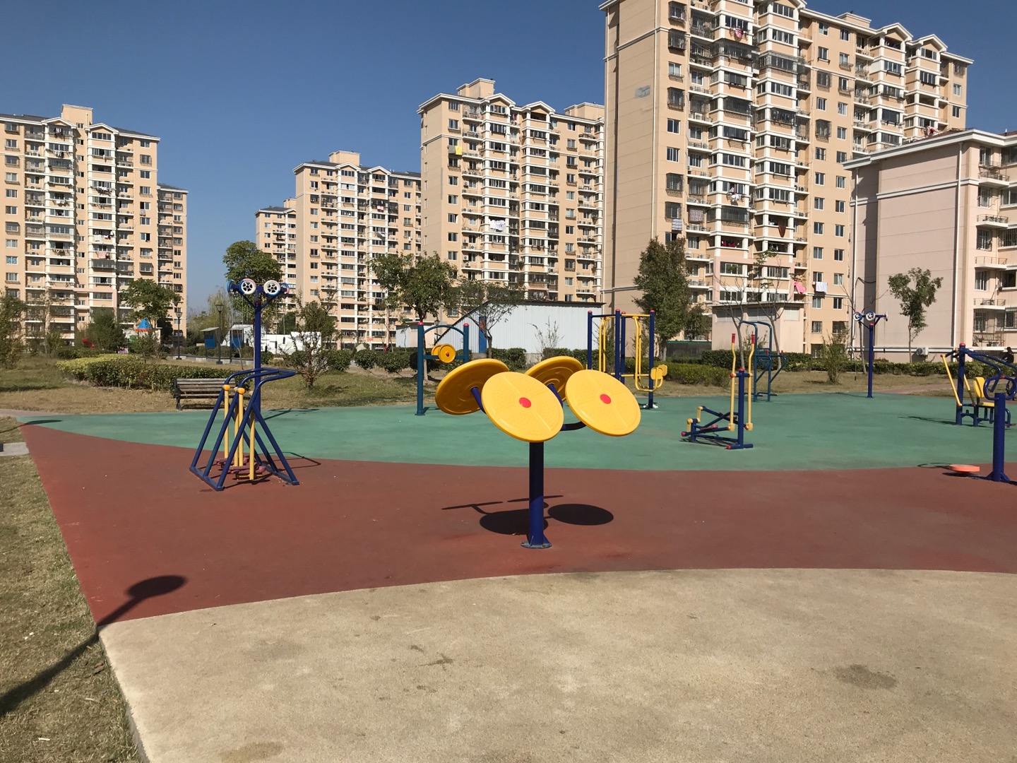 祝安苑居委祝潘公路301弄123號南廣場健身路徑