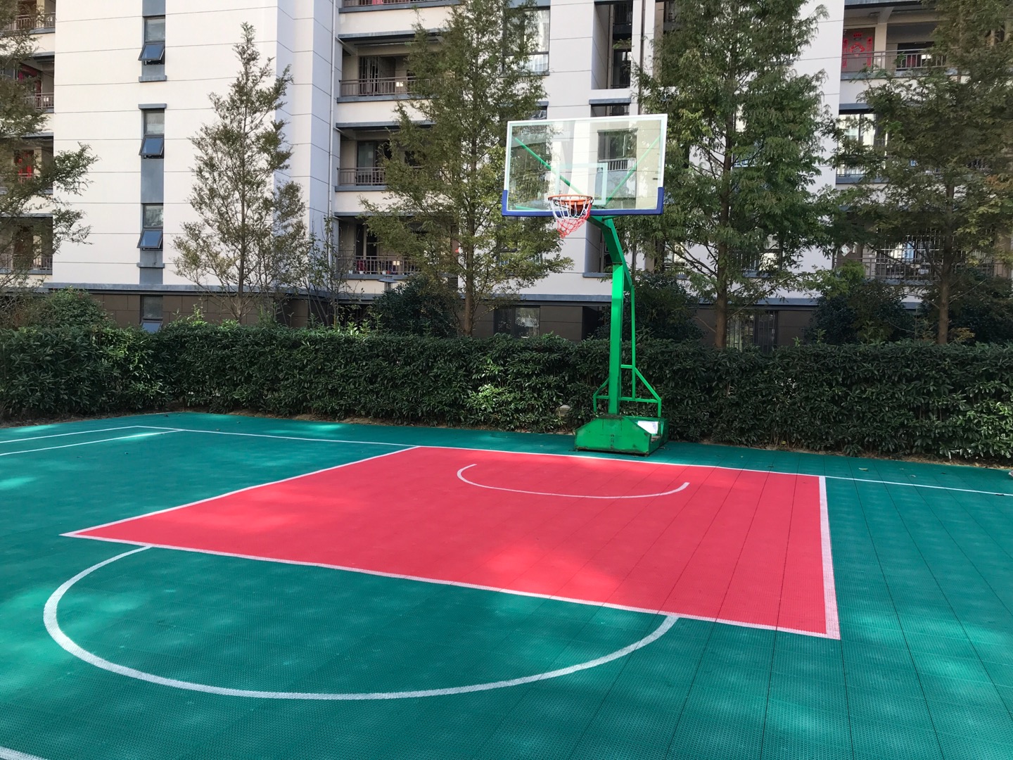 秋亭居委秋亭路88弄33號(hào)朗詩小區(qū)三人制籃球場(chǎng)