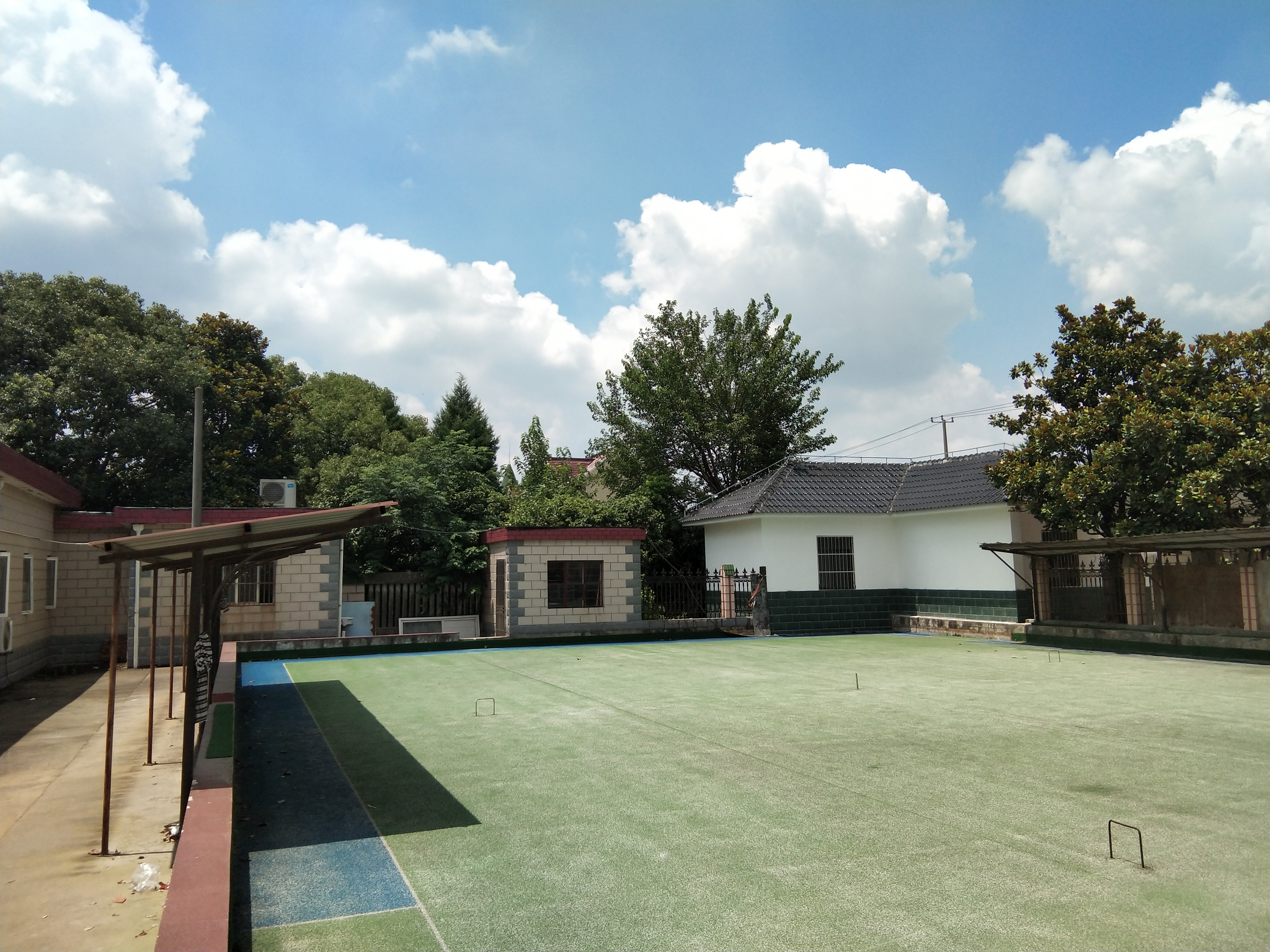 東風(fēng)村門(mén)球場(chǎng)